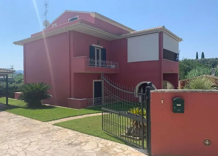 Antonios' Yard Kanáli